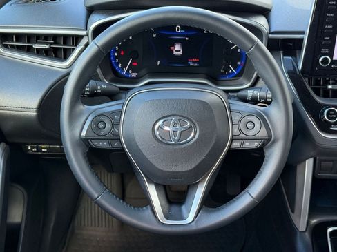 Certified 2022 Toyota Corolla Cross XLE image 14