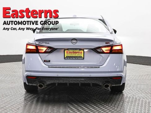 Used 2023 Nissan Altima 2.5 SR FWD image 6