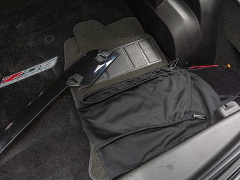 Used 2015 Chevrolet Corvette Z06 w/ 3LZ Preferred Equipment Group image 32