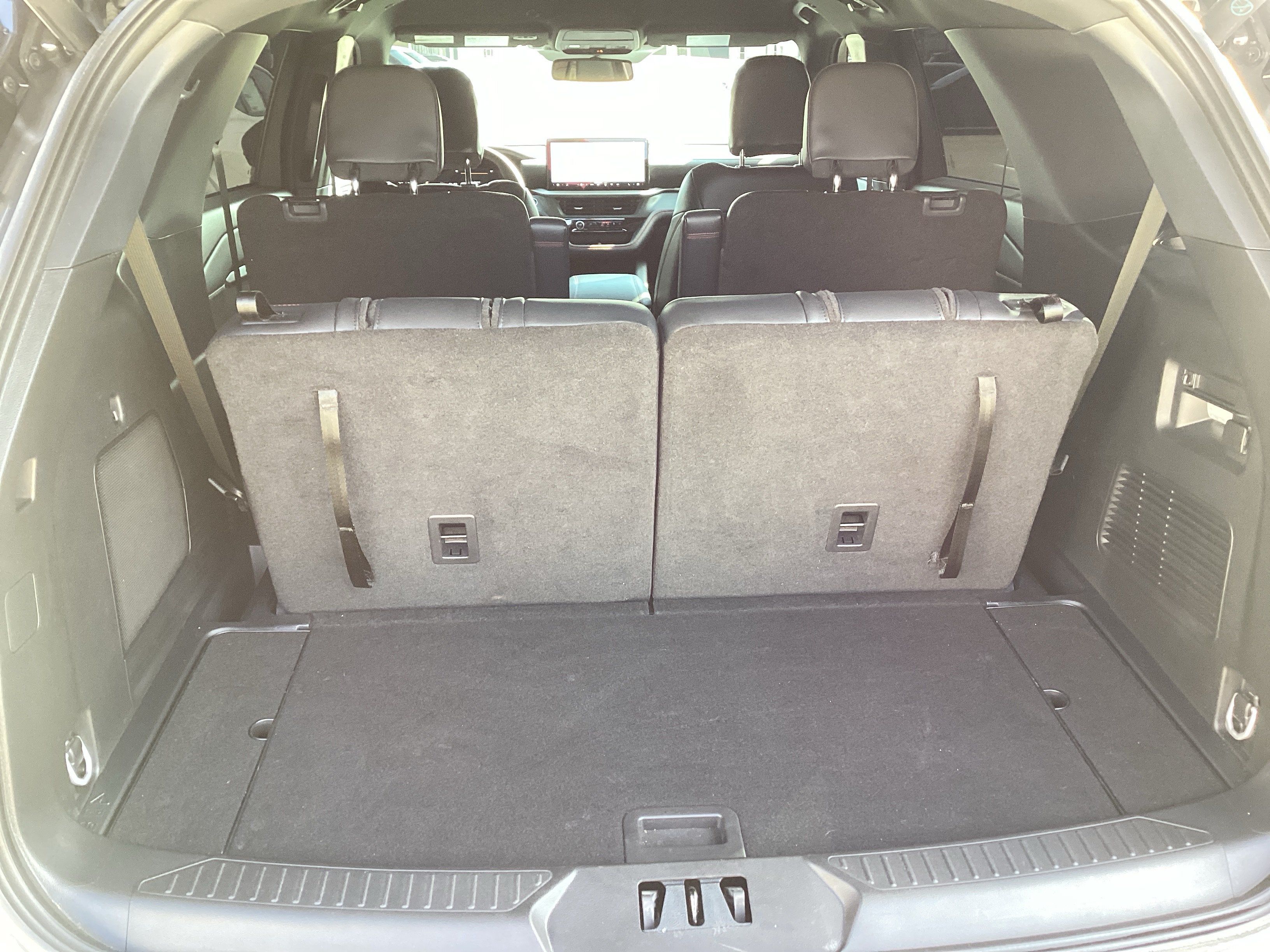 Used 2025 Ford Explorer ST-Line w/ Premium Package RWD image 7