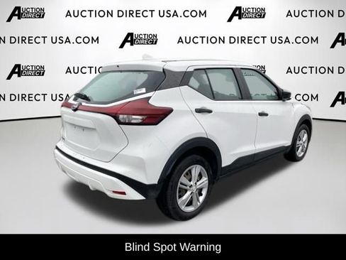 Used 2022 Nissan Kicks S image 5