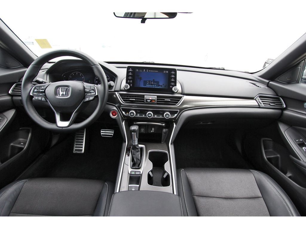 Used 2018 Honda Accord Sport image 9