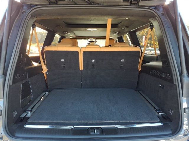 Used 2023 Jeep Grand Wagoneer L Series III w/ Rear Seat Video Group 1 AWD/4WD image 8