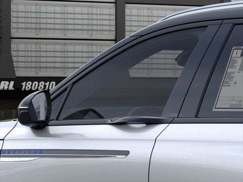 New 2026 Lincoln Nautilus Reserve image 20