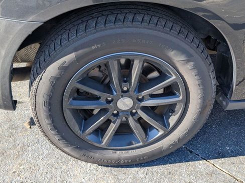 Used 2019 Dodge Grand Caravan SXT image 21