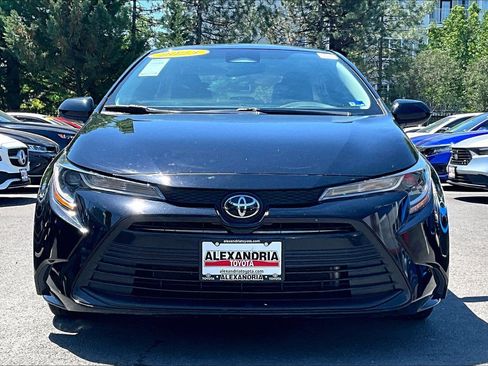 Used 2023 Toyota Corolla LE FWD image 3
