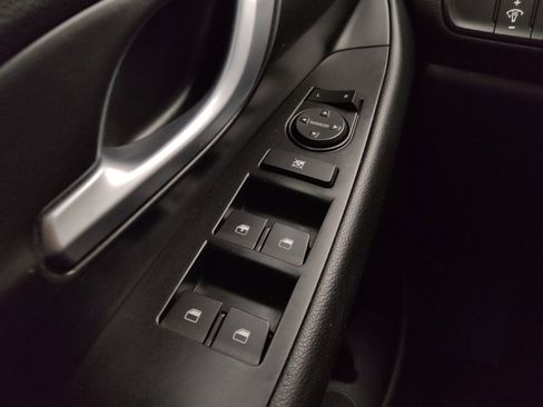 Used 2020 Hyundai Elantra GT image 27