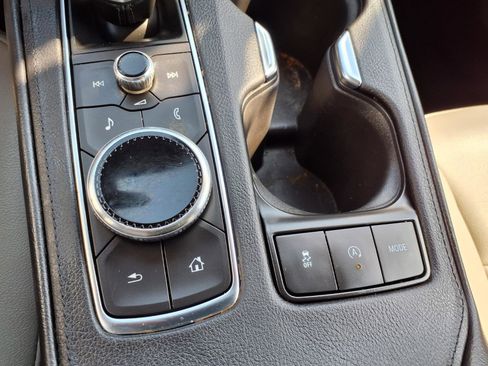 Used 2023 Cadillac XT4 Luxury FWD image 8
