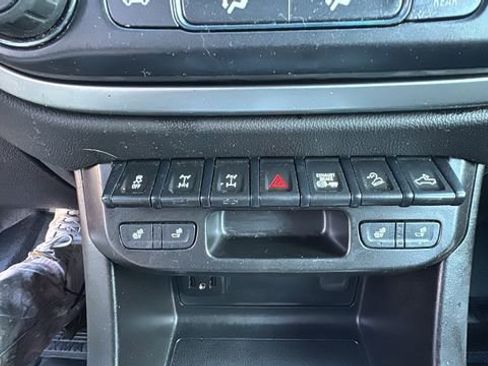 Used 2020 Chevrolet Colorado ZR2 w/ ZR2 Dusk Special Edition image 23