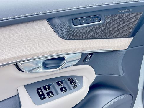 New 2026 Volvo XC90 B6 Ultra image 15