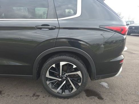 Used 2022 Mitsubishi Outlander SE image 17