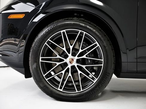 New 2026 Porsche Cayenne AWD/4WD image 13