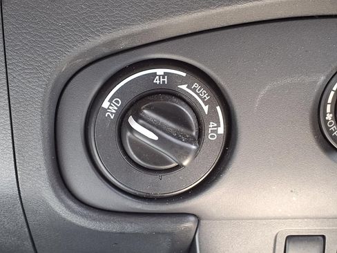 Used 2024 Nissan Frontier S w/ Technology Package AWD/4WD image 13