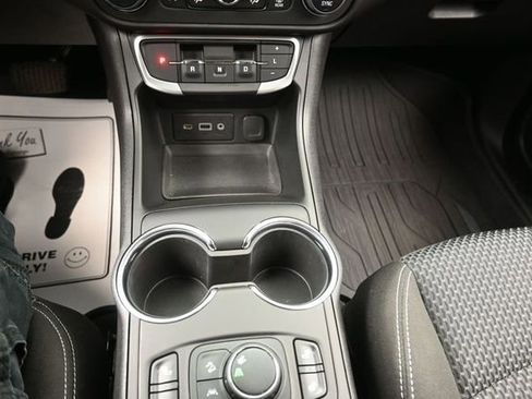 Used 2023 GMC Terrain SLE w/ Driver Convenience Package FWD image 11