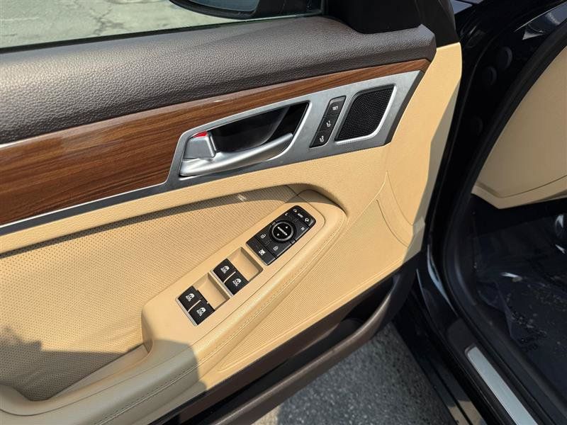 Used 2018 Genesis G80 3.8 RWD image 30