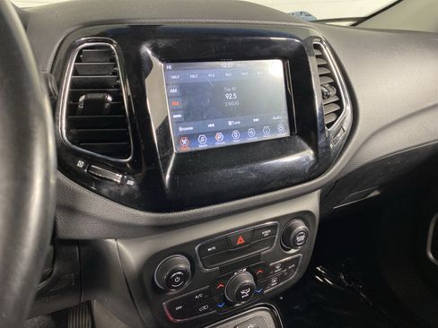 Used 2020 Jeep Compass Latitude AWD/4WD image 28