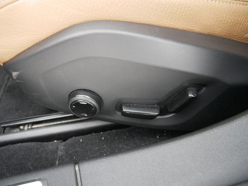 Used 2018 Volvo S90 T6 Momentum w/ Convenience Package image 14