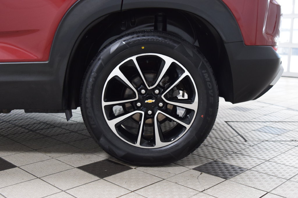 Used 2024 Chevrolet TrailBlazer LT w/ Convenience Package AWD/4WD image 26