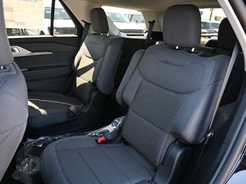 New 2026 Ford Explorer Active RWD image 31