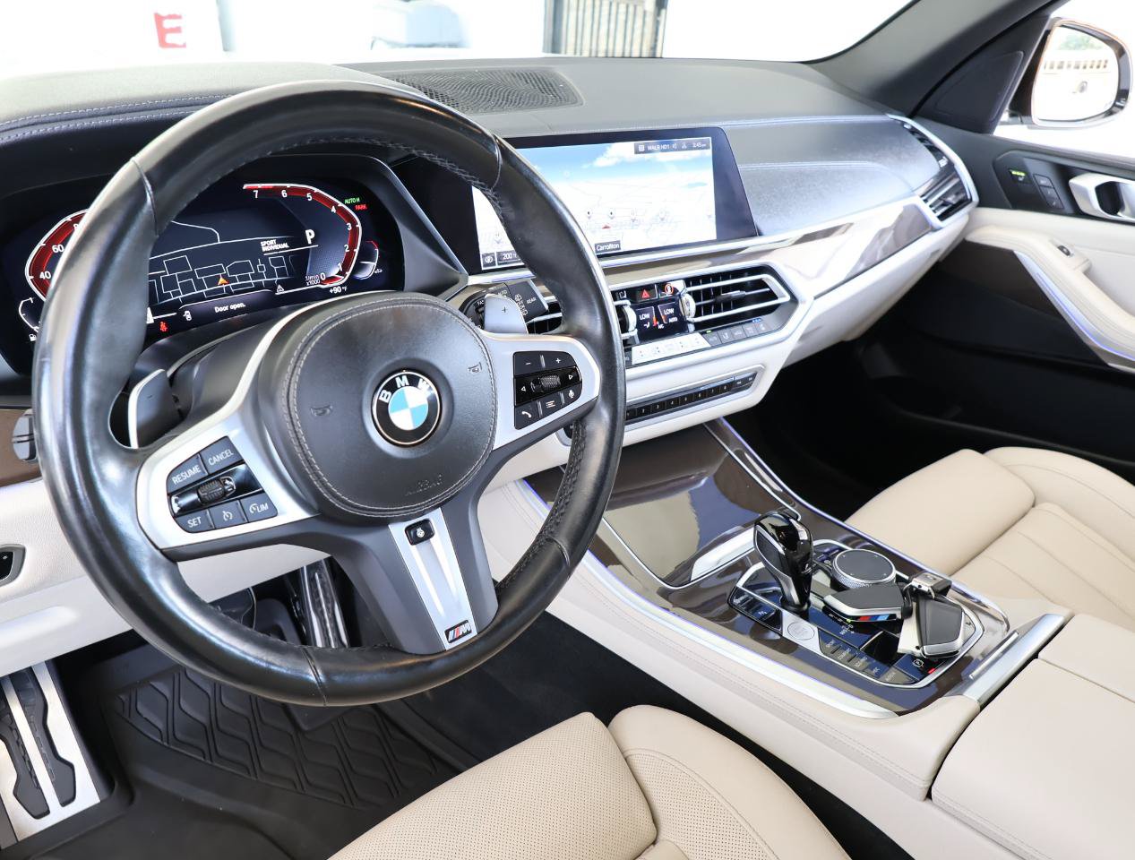 Used 2022 BMW X5 xDrive40i w/ M Sport Package AWD/4WD image 41