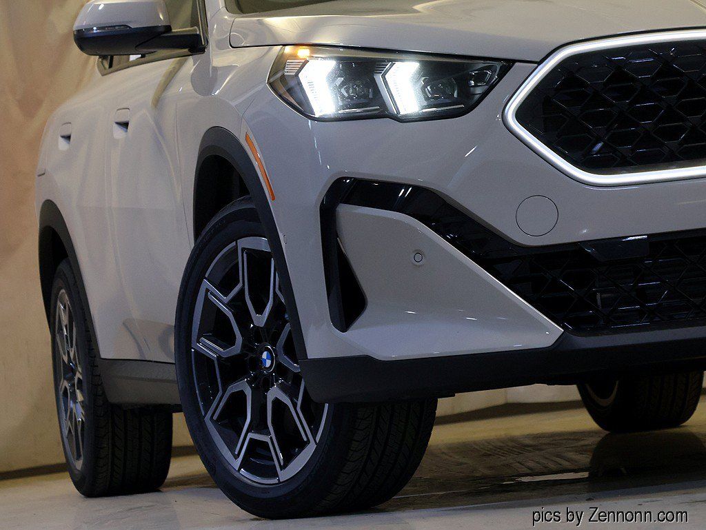 New 2026 BMW X2 xDrive28i w/ Technology Package AWD/4WD image 4