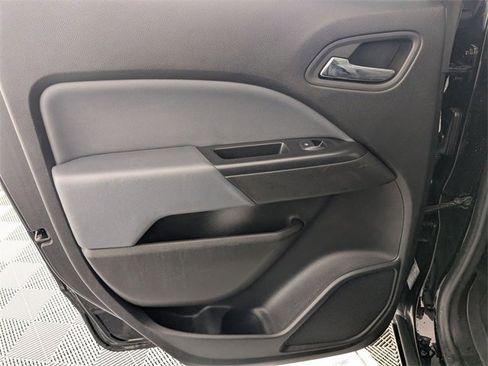 Used 2019 Chevrolet Colorado Z71 w/ Z71 Midnight Edition image 26