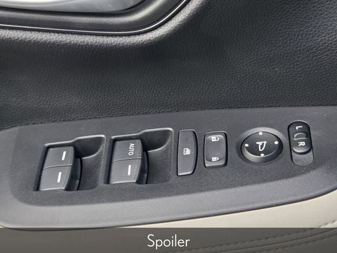 Used 2025 Honda HR-V LX image 33