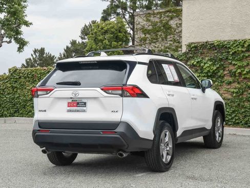 Certified 2025 Toyota RAV4 XLE FWD image 7