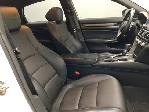 Used 2018 Honda Accord Sport image 21