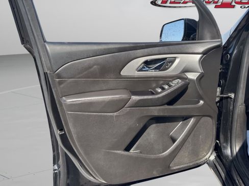 Used 2020 Chevrolet Traverse LS image 28