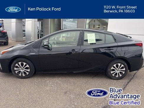 Used 2022 Toyota Prius LE image 9