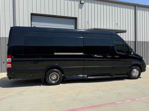 Used 2017 Mercedes-Benz Sprinter 3500 image 31