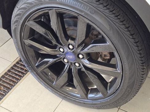 Used 2017 Ford Escape SE w/ SE Sport Appearance Package image 14