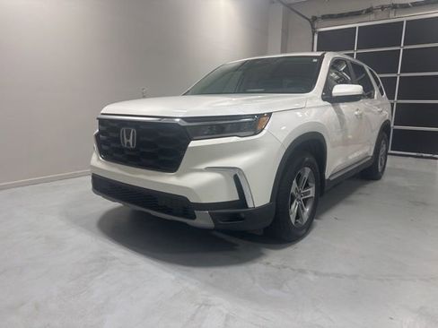 Used 2023 Honda Pilot EX-L image 2