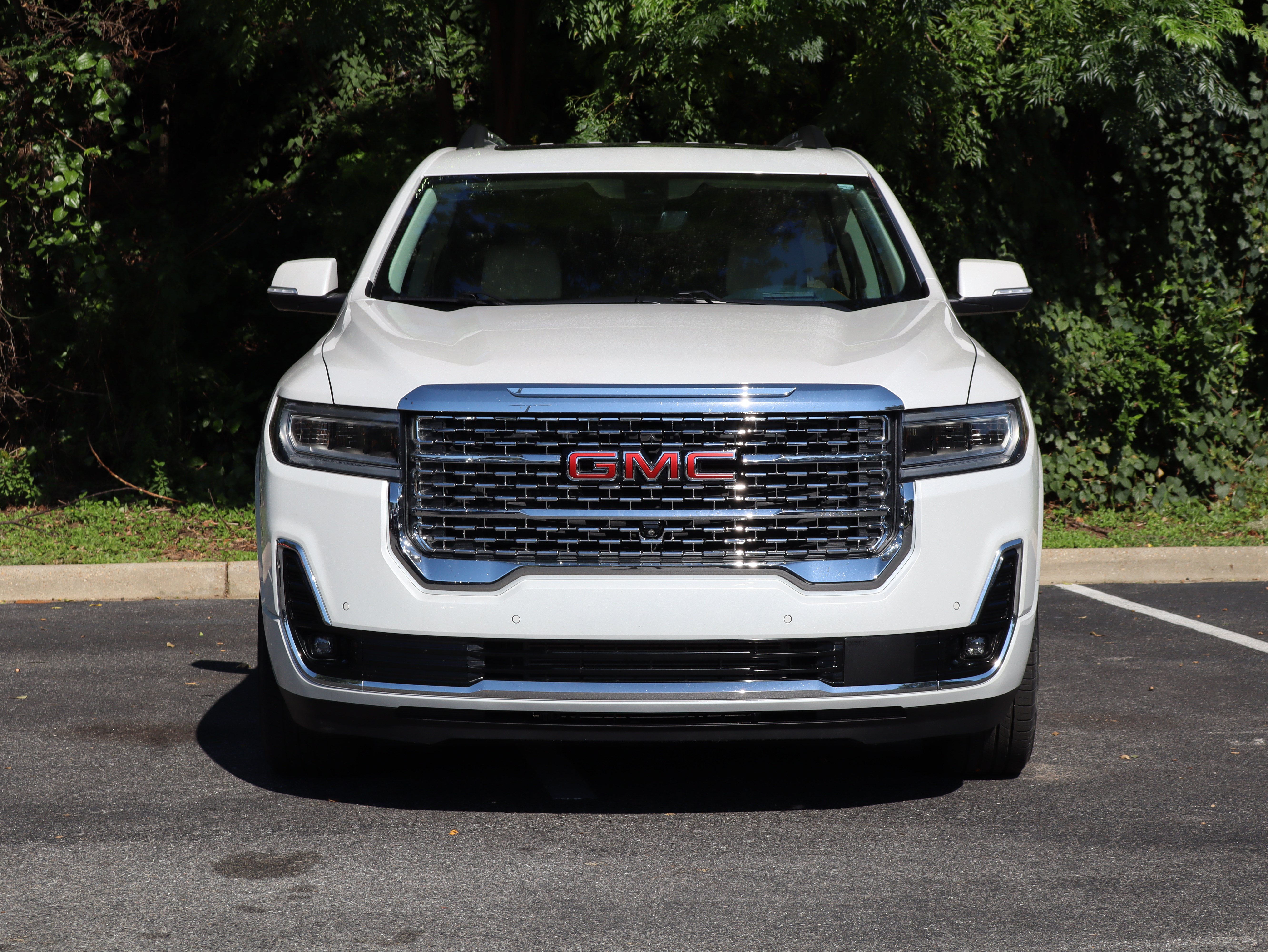 Used 2023 GMC Acadia Denali w/ Denali Ultimate Package FWD image 3