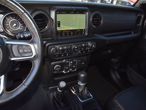 Used 2022 Jeep Wrangler Unlimited Sahara image 26