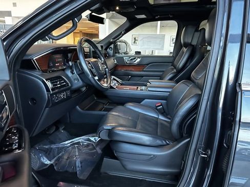 Certified 2022 Lincoln Navigator Reserve image 18