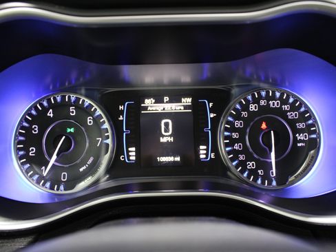 Used 2015 Chrysler 200 Limited FWD image 13