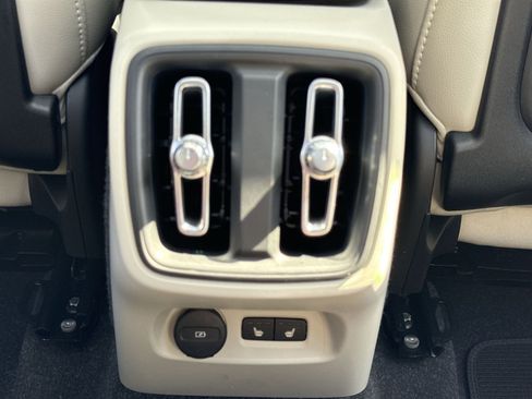 Certified 2023 Volvo XC40 B5 Ultimate w/ Climate Package AWD/4WD image 23