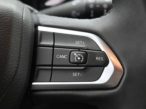 Used 2024 Jeep Compass Latitude AWD/4WD image 18