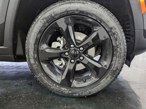 New 2025 Jeep Grand Cherokee Limited w/ Luxury Tech Group II image 6