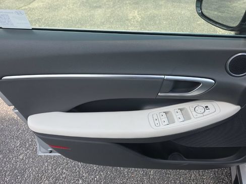 Used 2025 Hyundai Sonata SEL FWD image 12