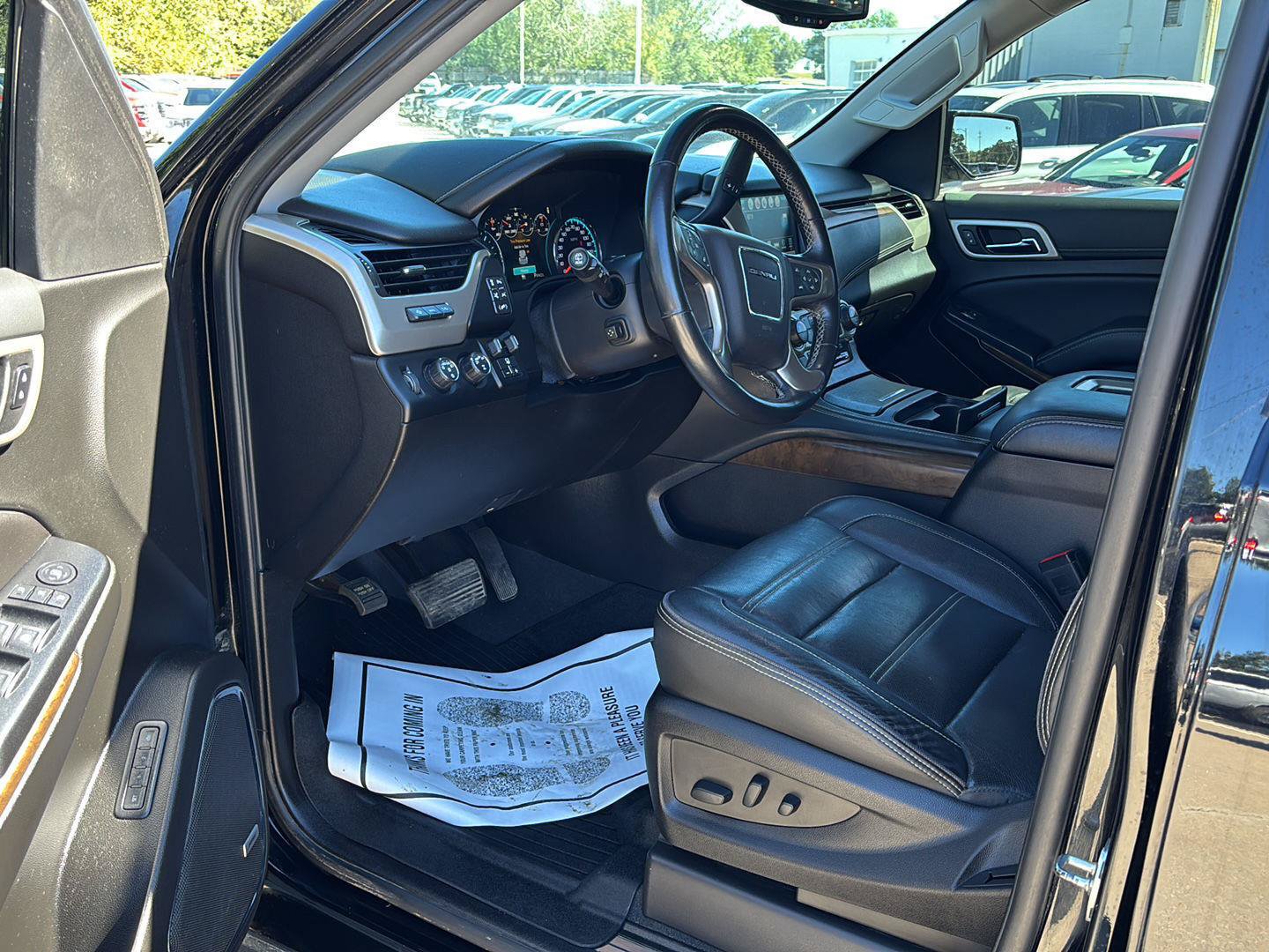 Used 2019 GMC Yukon Denali w/ Denali Ultimate Package AWD/4WD image 14