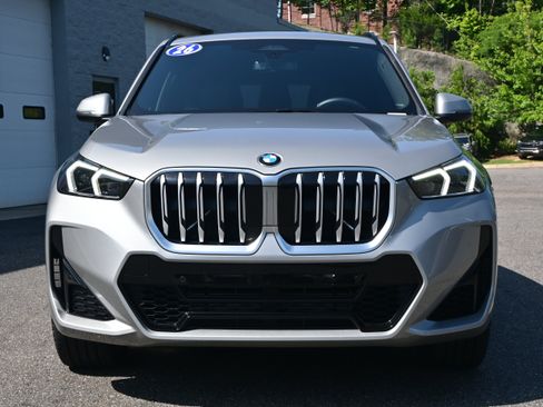 Used 2026 BMW X1 xDrive28i w/ M Sport Package AWD/4WD image 3