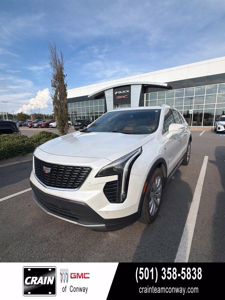 Used 2022 Cadillac XT4 Premium Luxury w/ Technology Package FWD image 1