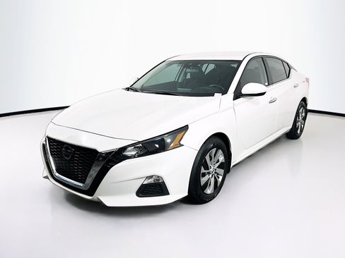 Used 2022 Nissan Altima 2.5 S image 3