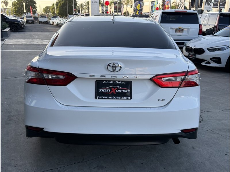 Used 2019 Toyota Camry LE FWD image 5