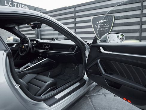 Used 2021 Porsche 911 Turbo S image 22