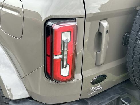 Used 2025 Ford Bronco Outer Banks AWD/4WD image 7