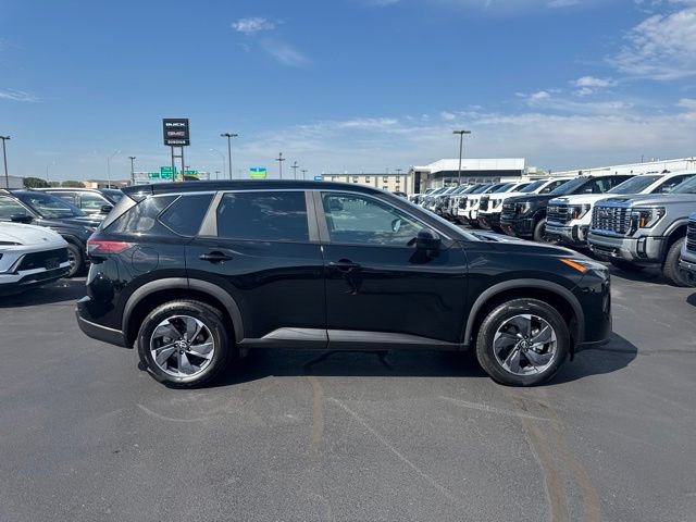 Used 2025 Nissan Rogue SV FWD image 2